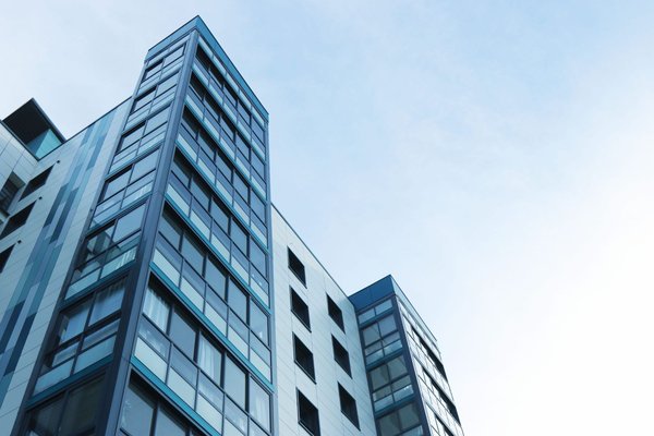 Quels sont les facteurs qui peuvent influencer la structure d'une entreprise ?
